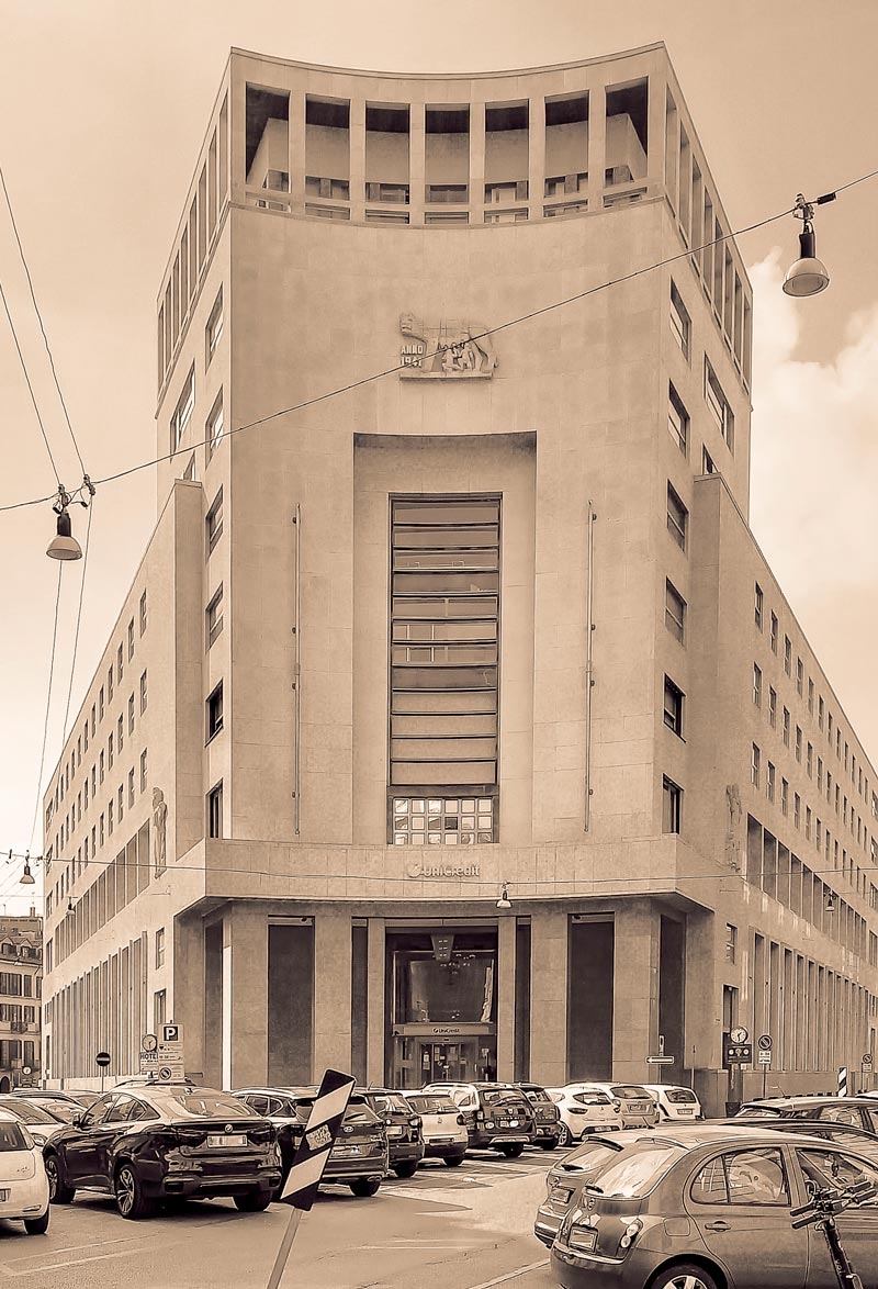 Banca Unicredit, Milano: sede su palazzo storico del 1941
